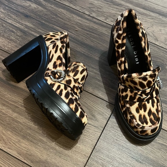 New Gianni Bini Leopard Faux Calf Hair Lug Sole Chunky Block Platform Heel Shoes - Picture 9 of 10